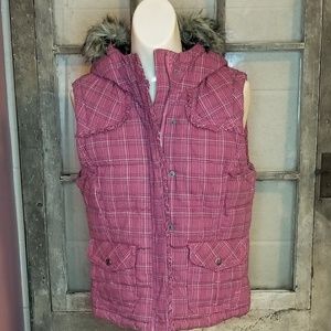 Aeropostale hooded vest.  Burgandy.  Size medium